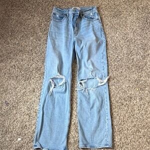 Abercrombie 90s relaxed high rise. 26 regular